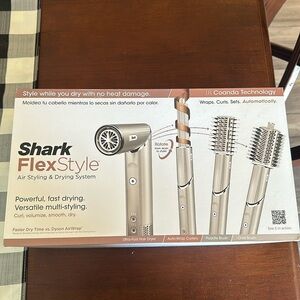 Shark FlexStyle Air Styling and Drying System. NEW